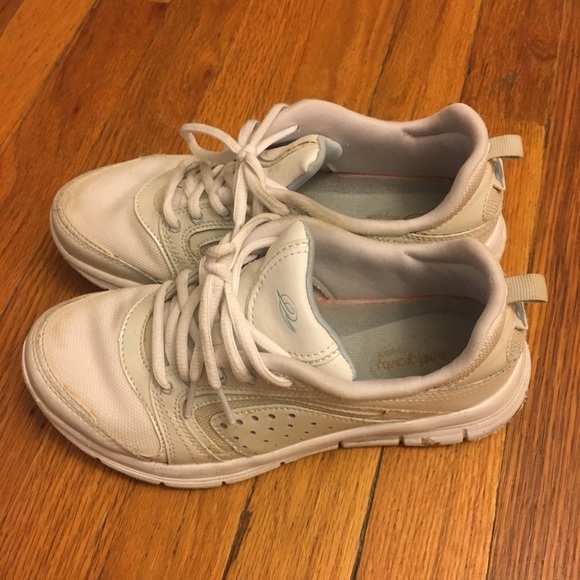 Easy Spirit Shoes - Easy Spirit